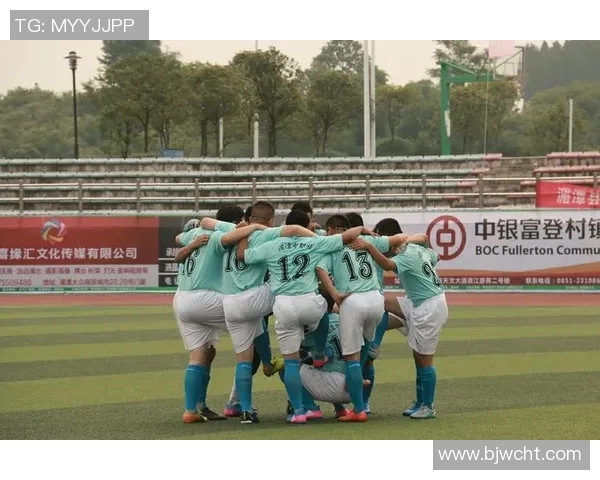 足球明星背后的奋斗故事与努力训练瞬间的精彩记录